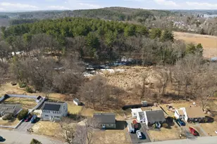 40 Charles St, Dracut, MA 01826 - Photo 32