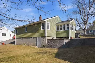 40 Charles St, Dracut, MA 01826 - Photo 6