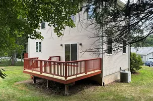 136 Thompkins Ave, East Longmeadow, MA 01028 - Photo 6