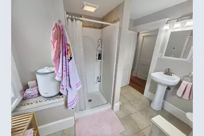 70 Chestnut St, Fairhaven, MA 02719 - Photo 14