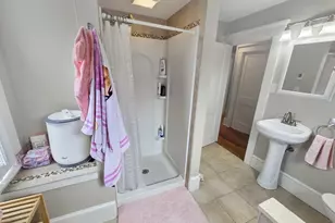 70 Chestnut St, Fairhaven, MA 02719 - Photo 14