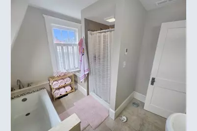 70 Chestnut St, Fairhaven, MA 02719 - Photo 12