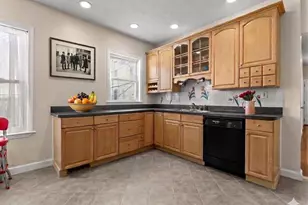 11 Doris St, Boston, MA 02125 - Photo 2