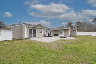 438 Gulf Rd W, Dartmouth, MA 02748 - Photo 30