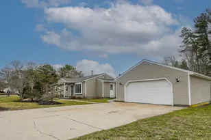 438 Gulf Rd W, Dartmouth, MA 02748 - Photo 2