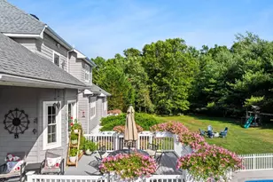 1276 Old Fall River Rd, Dartmouth, MA 02747 - Photo 10