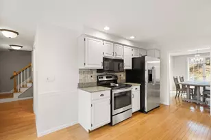 8 Bellingham Ct, Middleton, MA 01949 - Photo 14