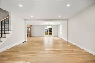 33 Donahue Way, Stoughton, MA 02072 - Photo 4