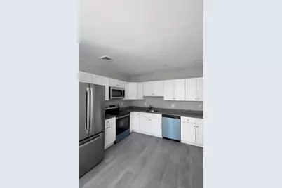 531R Washington Street #1, Whitman, MA 02382 - Photo 2