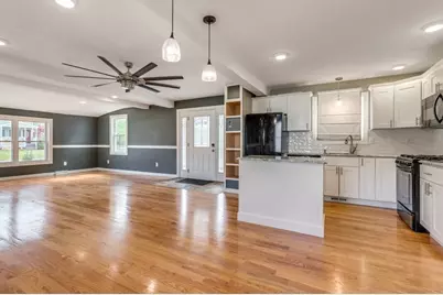 8 Pluff Ave #1, North Reading, MA 01864 - Photo 4