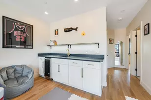 127 Bolton St, Boston, MA 02127 - Photo 18