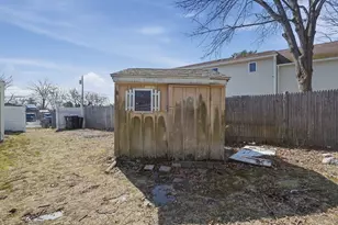 25 Courtfield Dr, Brockton, MA 02302 - Photo 34