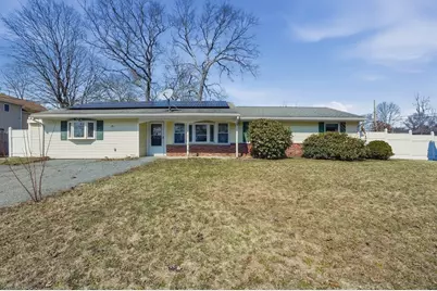 25 Courtfield Drive, Brockton, MA 02302 - Photo 1