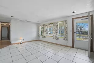 25 Courtfield Dr, Brockton, MA 02302 - Photo 12