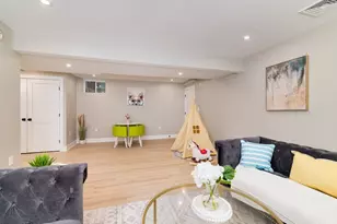 13 Arlington St, Somerville, MA 02145 - Photo 16