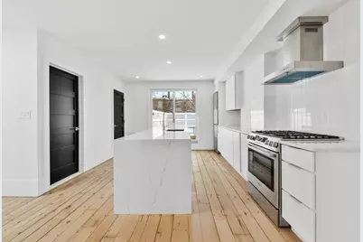 31 Pleasant St #3, Boston, MA 02129 - Photo 2