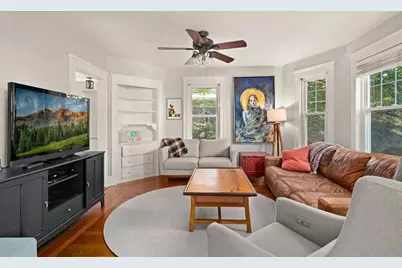 32 Charles St, Wakefield, MA 01880 - Photo 2