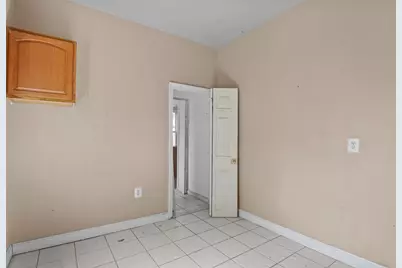 213 Weetamoe St, Fall River, MA 02720 - Photo 24