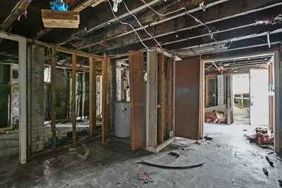 213 Weetamoe St, Fall River, MA 02720 - Photo 14