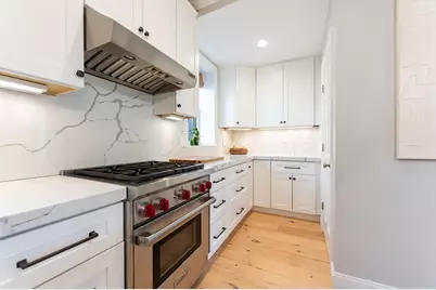 117 Baldwin St, Boston, MA 02129 - Photo 10
