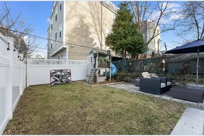 117 Baldwin St, Boston, MA 02129 - Photo 32
