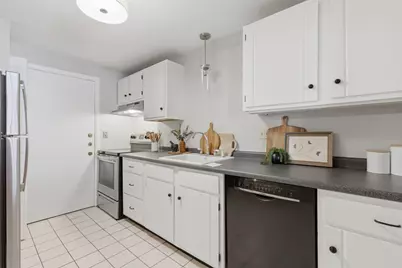 276 Albion St #10, Wakefield, MA 01880 - Photo 6