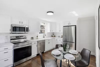 126 Windemere St, Springfield, MA 01104 - Photo 8