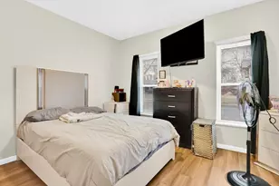 40 Laurel St, Holyoke, MA 01040 - Photo 32