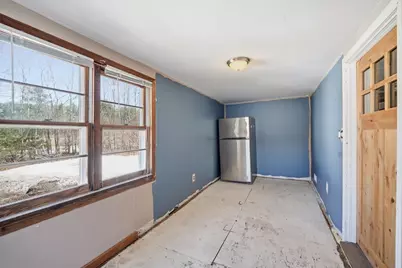 5 Torrey St, Easthampton, MA 01027 - Photo 4