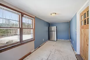 5 Torrey St, Easthampton, MA 01027 - Photo 4