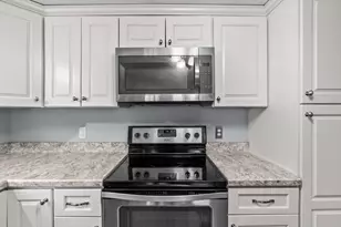 323 Flagg St, Bridgewater, MA 02324 - Photo 2