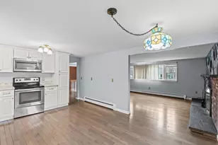 323 Flagg St, Bridgewater, MA 02324 - Photo 6