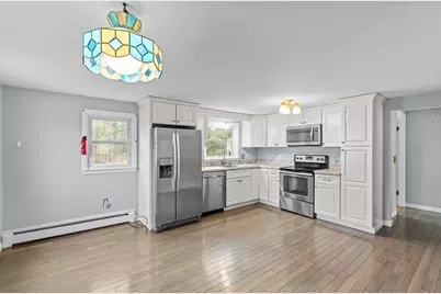 323 Flagg St #2, Bridgewater, MA 02324 - Photo 4