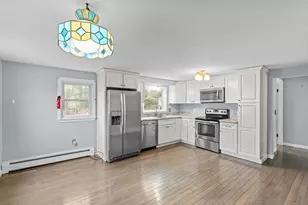 323 Flagg St, Bridgewater, MA 02324 - Photo 4