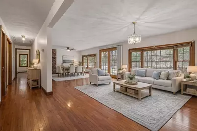 945 Walnut Plain Rd, Rochester, MA 02770 - Photo 2