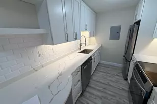 566 Commonwealth Ave, Boston, MA 02215 - Photo 10