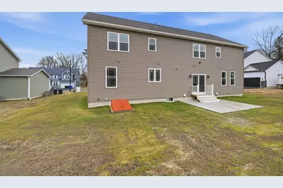 110 Crystal Brook Drive, Springfield, MA 01118 - Photo 4