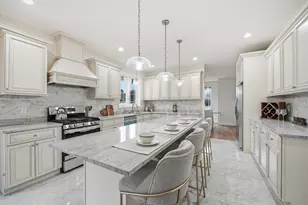 110 Crystal Brook Dr, Springfield, MA 01118 - Photo 14