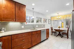 51 Winslow Rd, Reading, MA 01867 - Photo 8