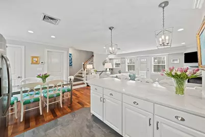 580 Quarry St #13, Quincy, MA 02169 - Photo 4