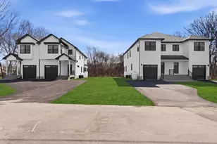 142 Fisher St, Attleboro, MA 02703 - Photo 2