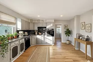 26 Tapley Ave, Revere, MA 02151 - Photo 6