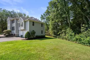 4 Green Meadow Dr, Lynnfield, MA 01940 - Photo 40