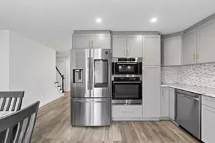 15 Cedar Square, Millis, MA 02054 - Photo 2