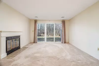 303 Ridgefield Cir #A, Clinton, MA 01510 - Photo 8