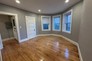 15 Lynde St, Salem, MA 01970 - Photo 2