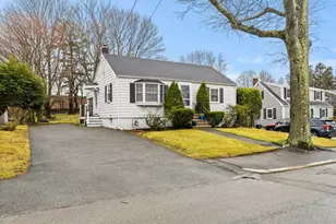 72 Village St, Marblehead, MA 01945 - Photo 1