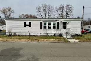 31 Mobile Home Way, Springfield, MA 01119 - Photo 2