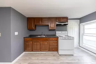 10 Clinton St, Taunton, MA 02780 - Photo 12