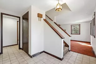 34 Sherwood Dr, Belchertown, MA 01007 - Photo 4